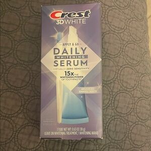Crest 3D White Daily Whitening Serum - Blue and White